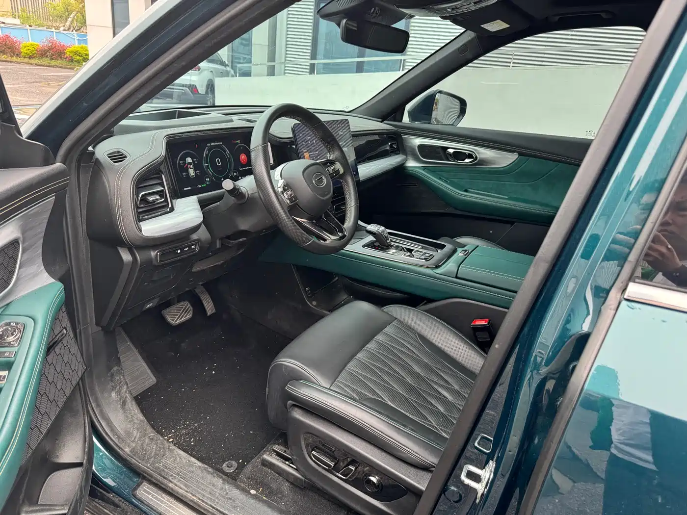 GAC Trumpchi Trumpchi GS8 2022 Dual Engine Series 2.0TM 2WD Premium Edition (7-Seater) фото 6
