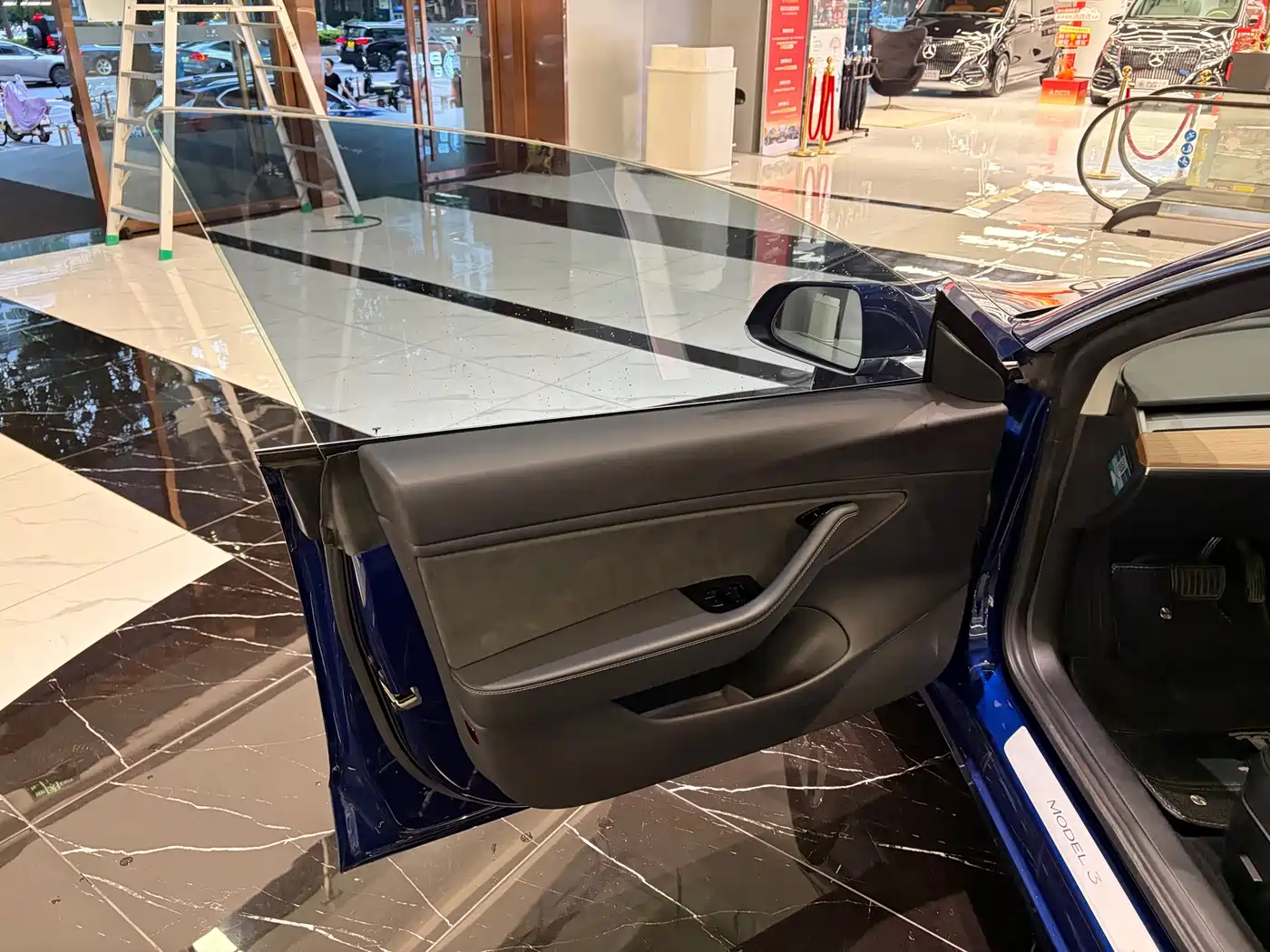 Tesla Model 3 (Import) 2019 2019 Long Range RWD Version