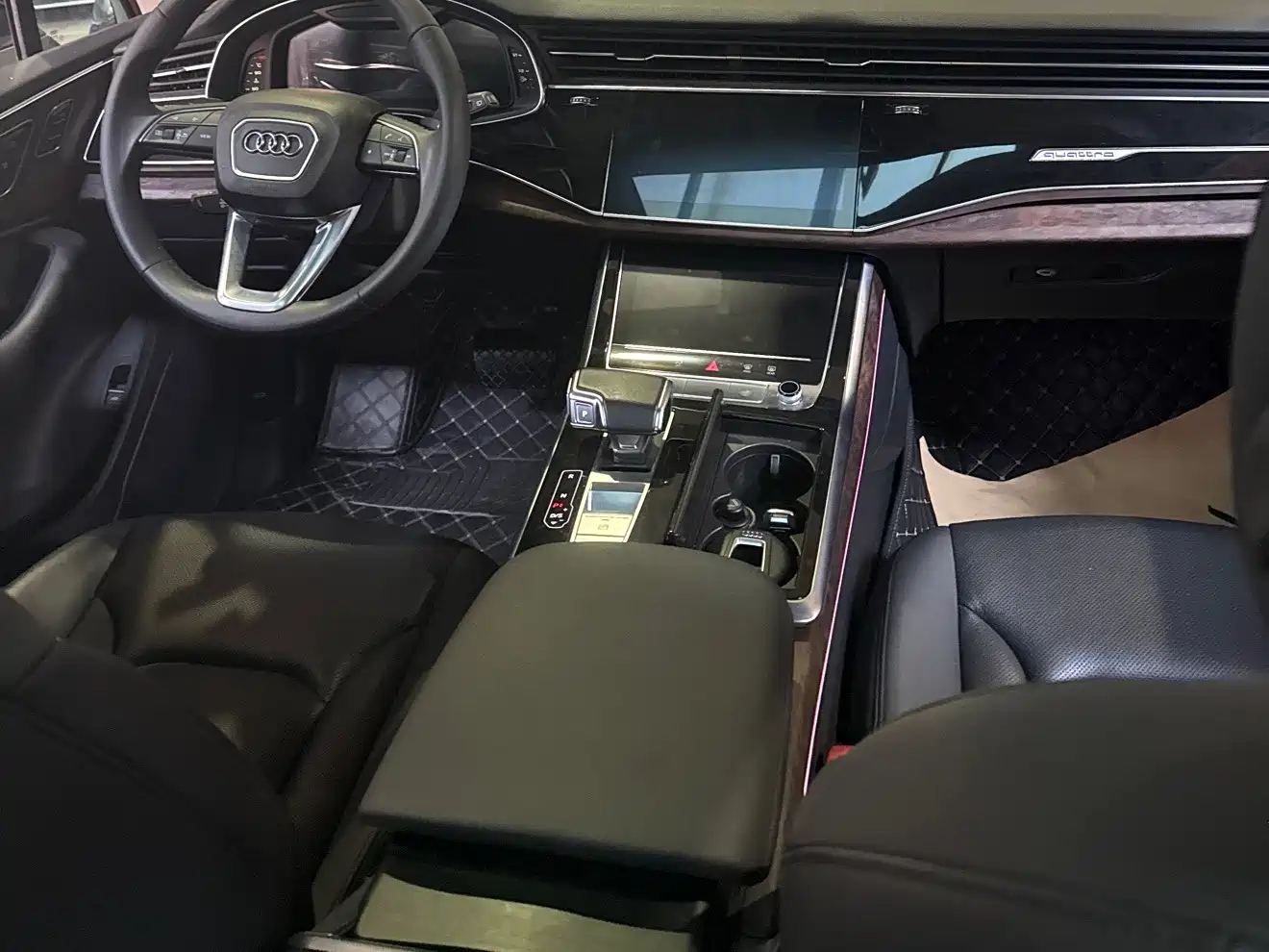 Фото 8 - Audi Q7