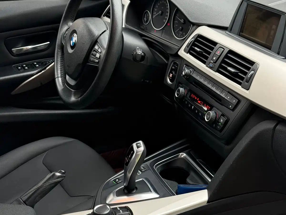 BMW 3 Series 2015 320i Super Joy Fashion фото 16