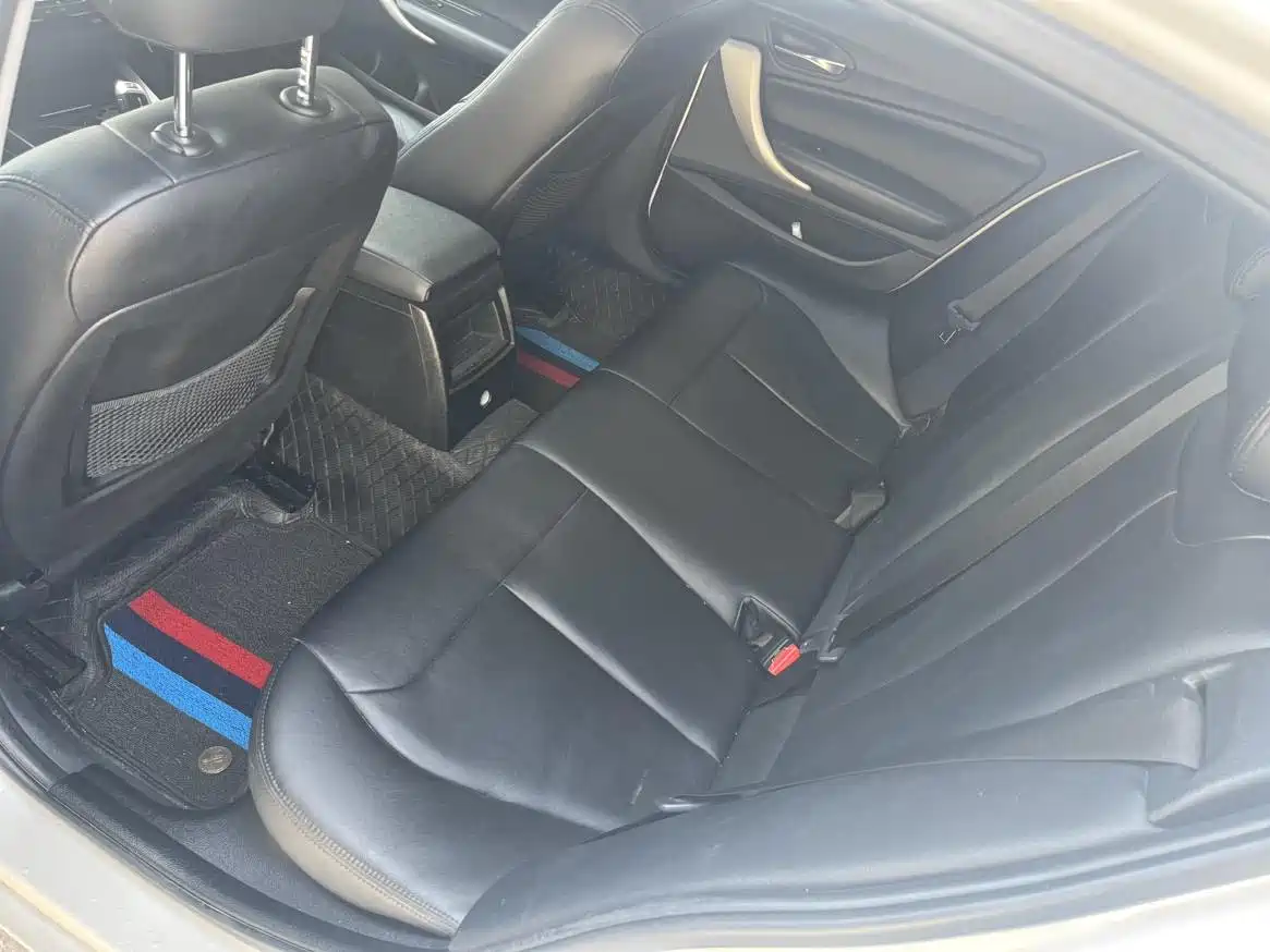 BMW 1 Series (Import) 2018 118i Leading фото 7