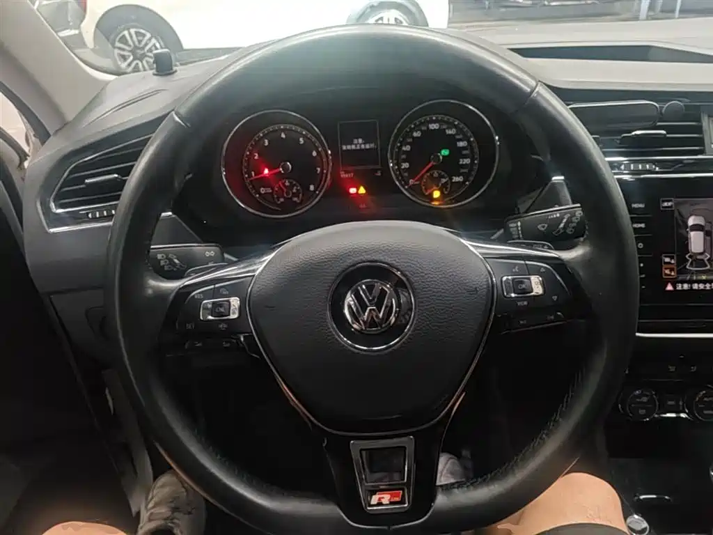 Volkswagen Tiguan L 2020 330TSI Auto 2WD Panorama Comfort China VI фото 11