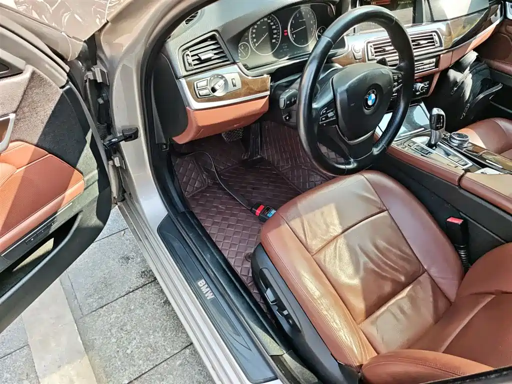 BMW 5 Series 2014 535Li Leadership фото 12