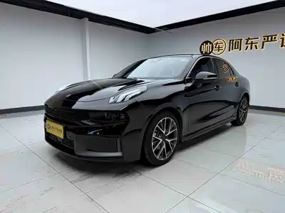 Lynk & Co 03