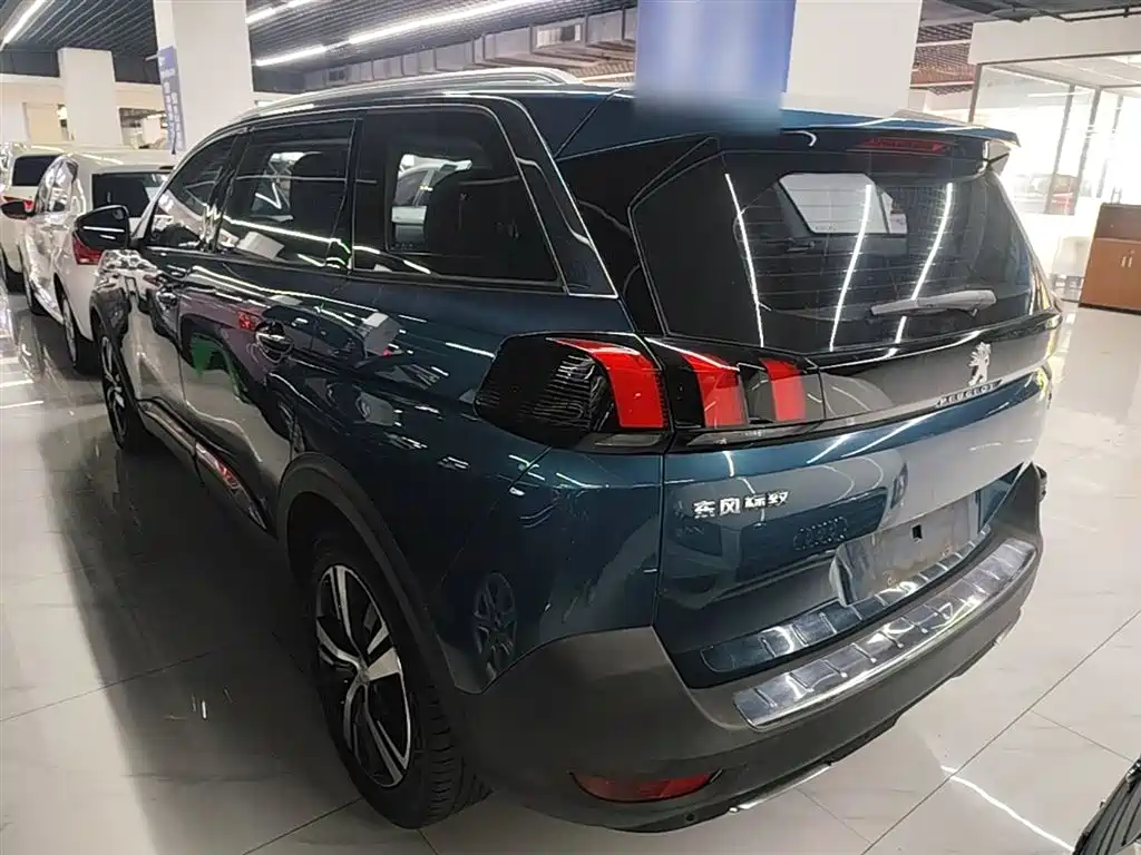 Peugeot 5008 2017 380THP 5-Seat Elite Edition фото 5