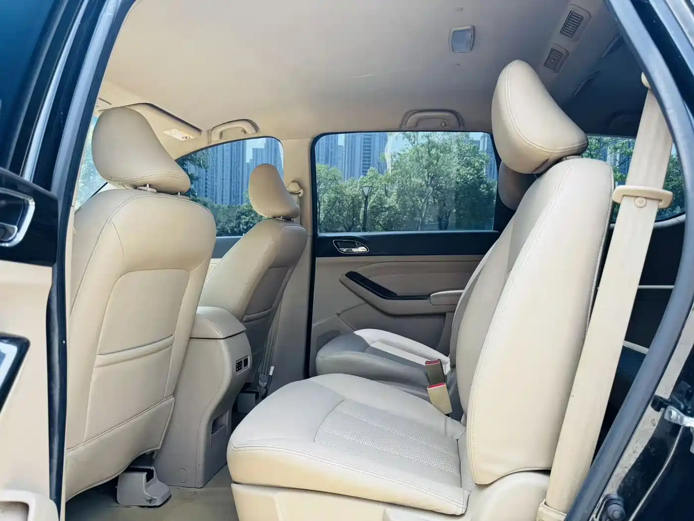 Baojun 730 2015 2014 1.5L Manual Comfort 7-seater