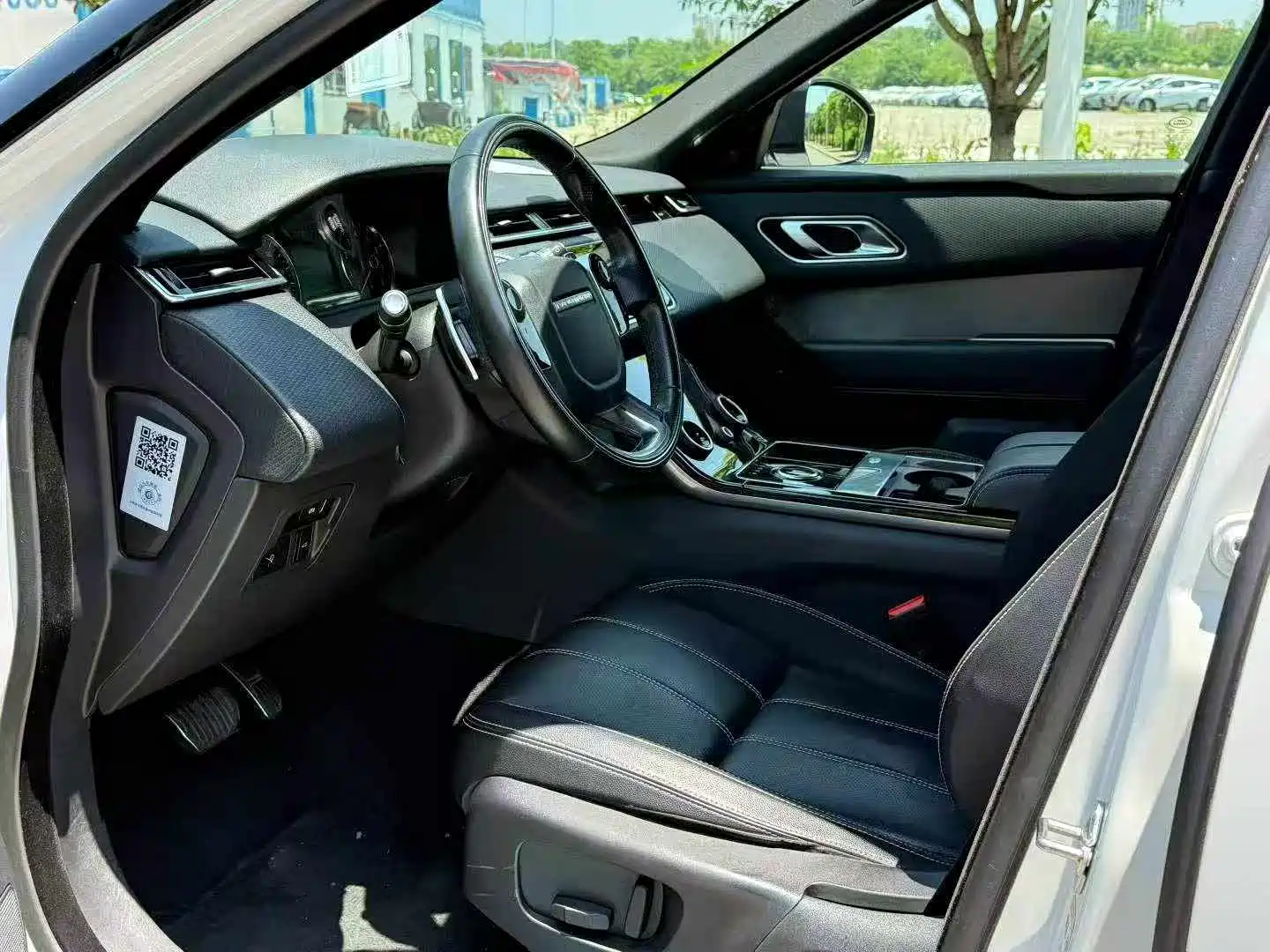 Фото 4 - Land Rover Range Rover Velar