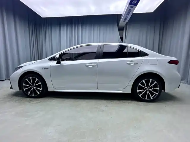 Toyota Levin 2022 Dual Engine 1.8H E-CVT Sport Edition — фото 4