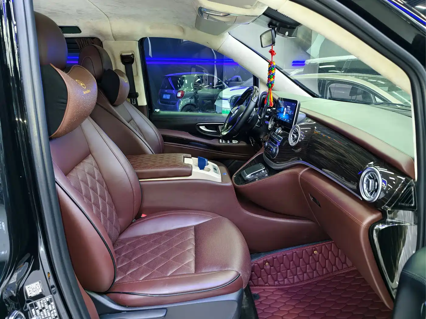 Mercedes-Benz Vito 2020 2.0T Elite Edition (7-seater) фото 9