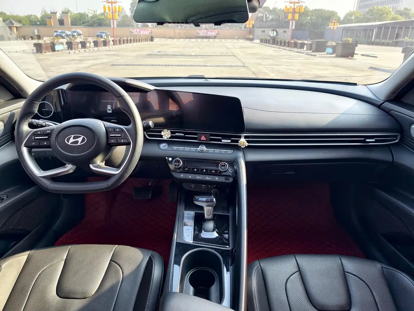 Hyundai Elantra 2023 Model 1.5L CVT LUX Premium Edition фото 9