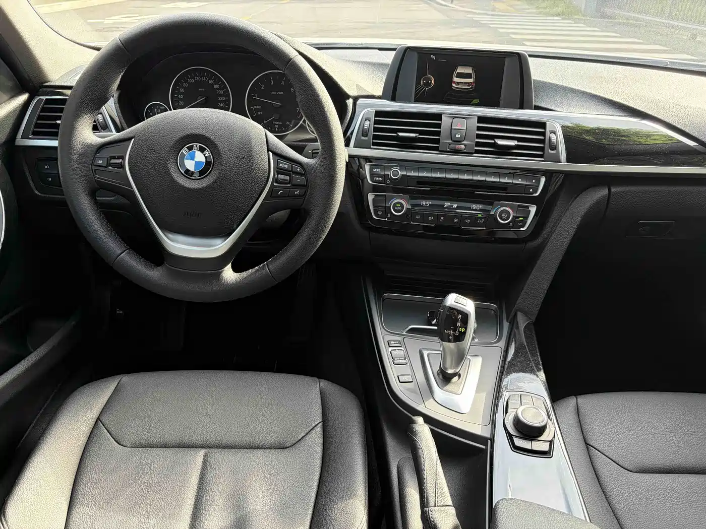 BMW 3 Series 2017 320Li Fashion фото 15