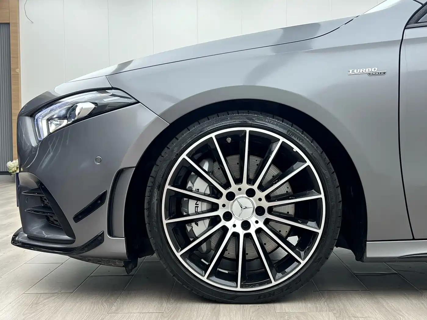 Mercedes-Benz A-Class AMG 2022 AMG A 35 L 4MATIC фото 3