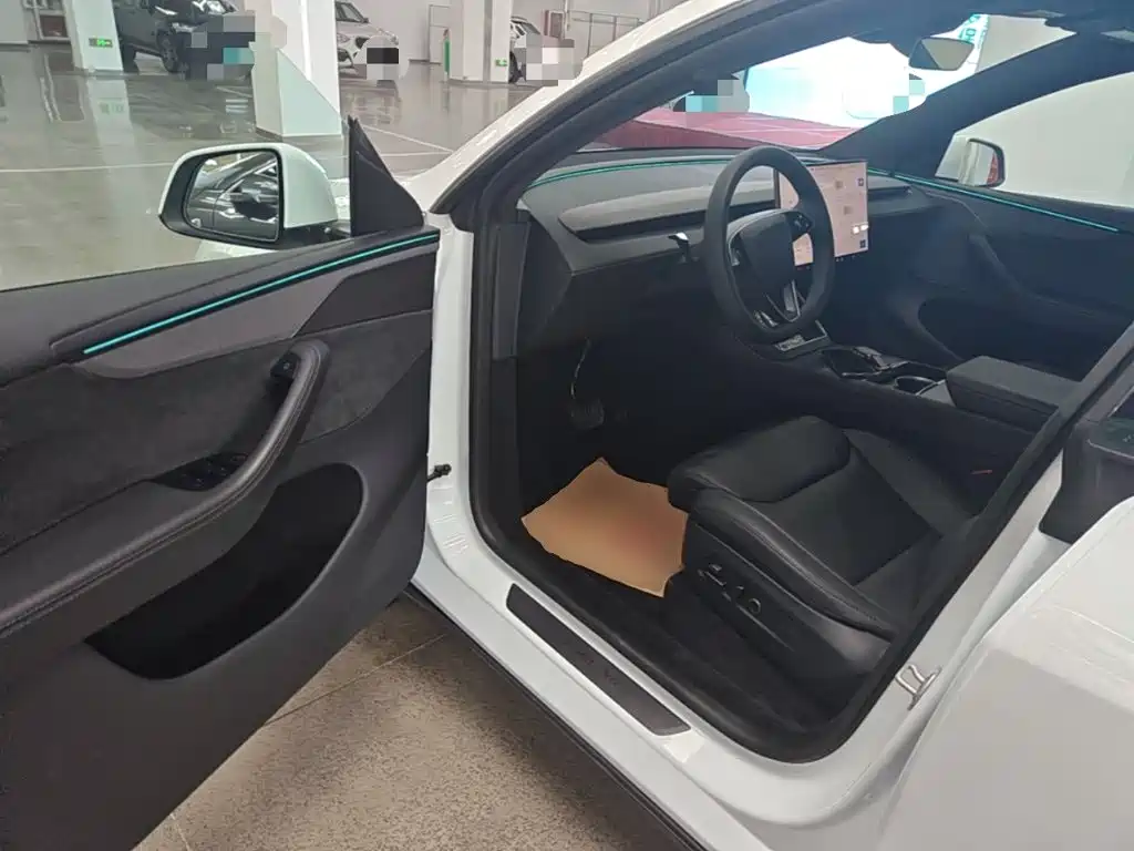 Tesla Model Y L 2025 2025 Facelift Long Range AWD