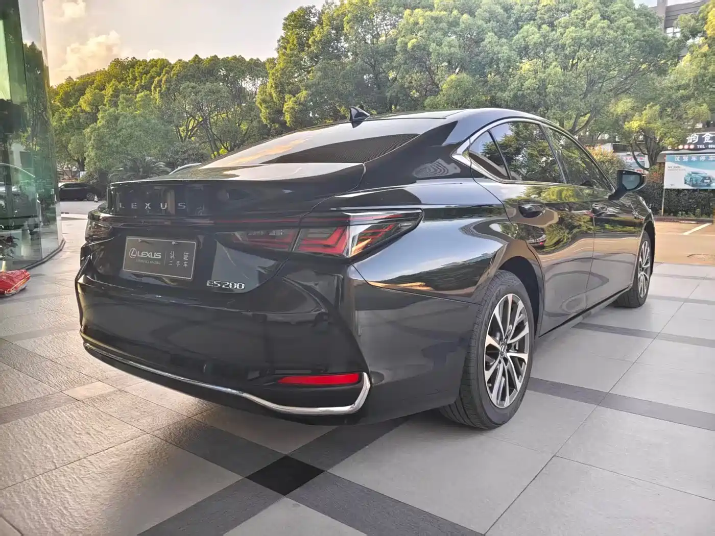 Lexus ES 2025 200 Ultimate Edition фото 8