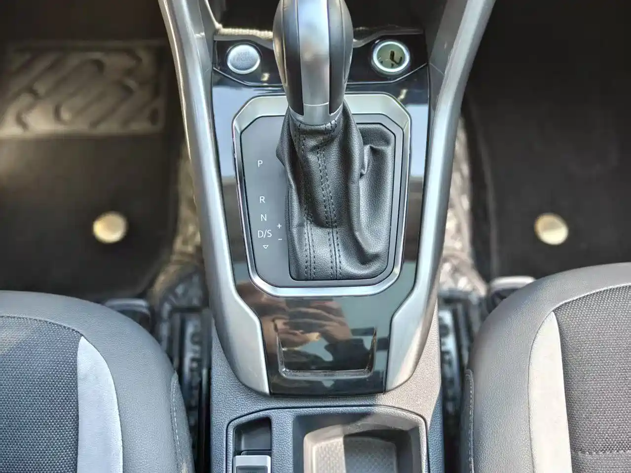 Volkswagen T-ROC 2022 280TSI DSG 2WD Elite PLUS фото 16