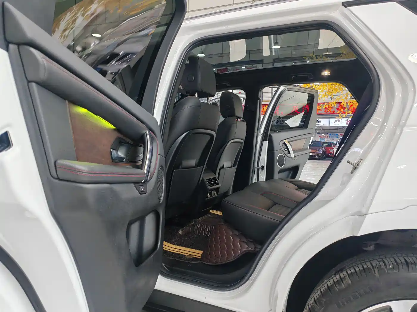 LAND ROVER DISCOVER SPORTS