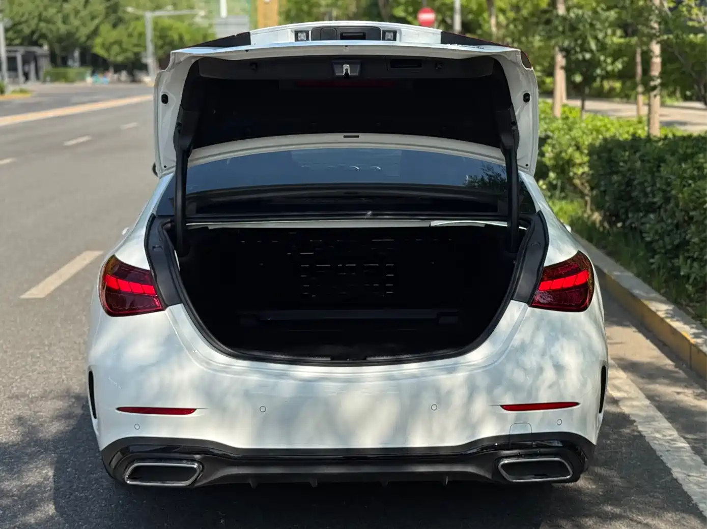 Mercedes-Benz C-Class 2024 C 260 L Night Edition Sport фото 19
