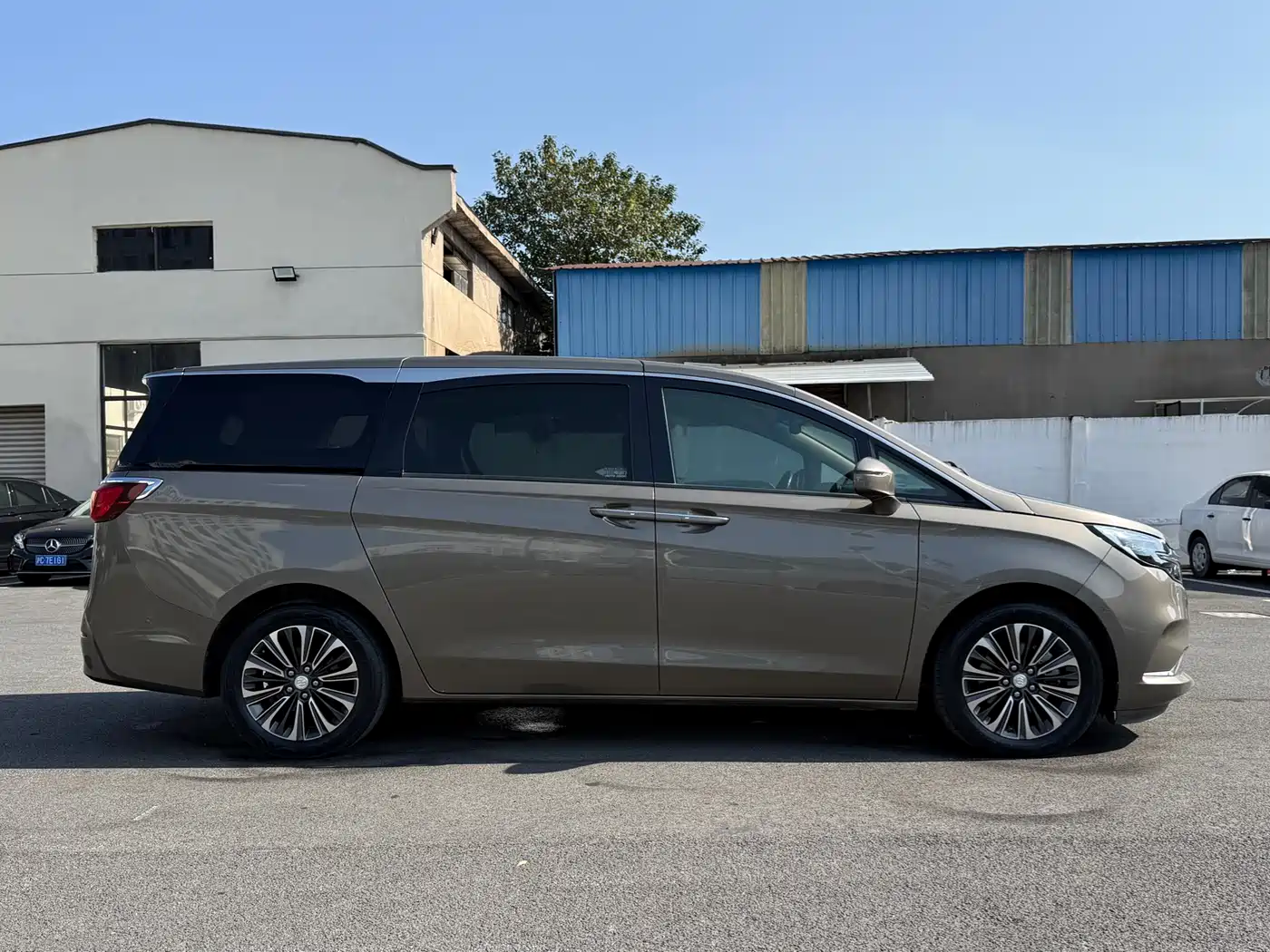 Buick GL8 2020 Model ES Landglory 653T Luxury фото 7