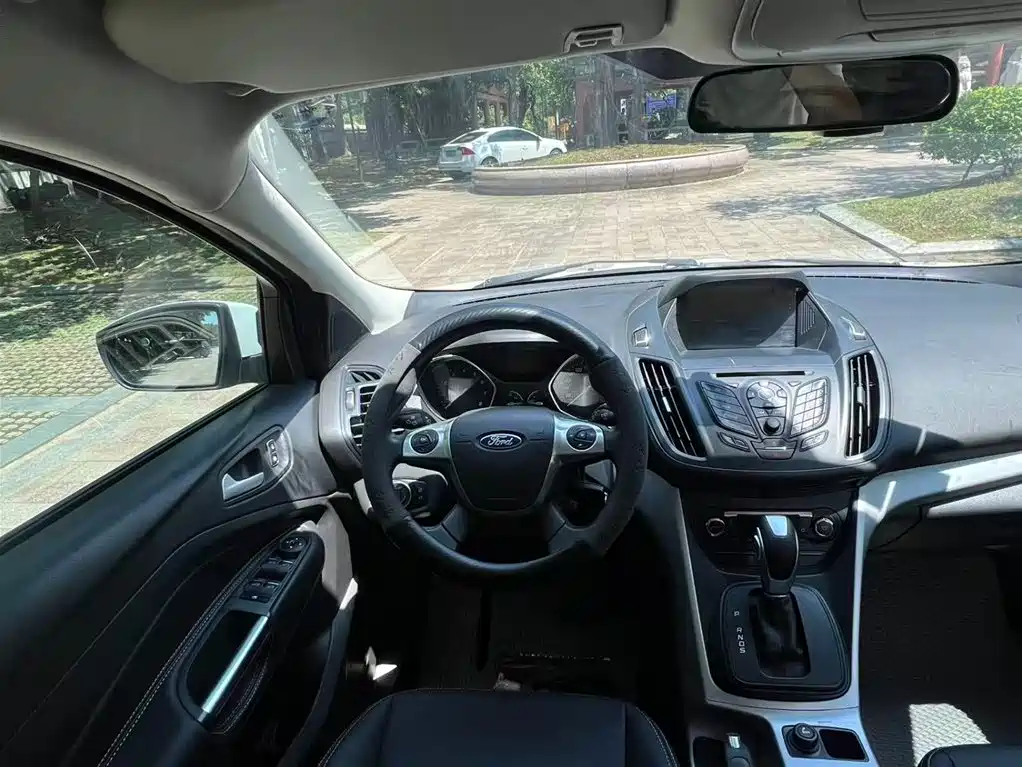 Фото 9 - Ford Kuga