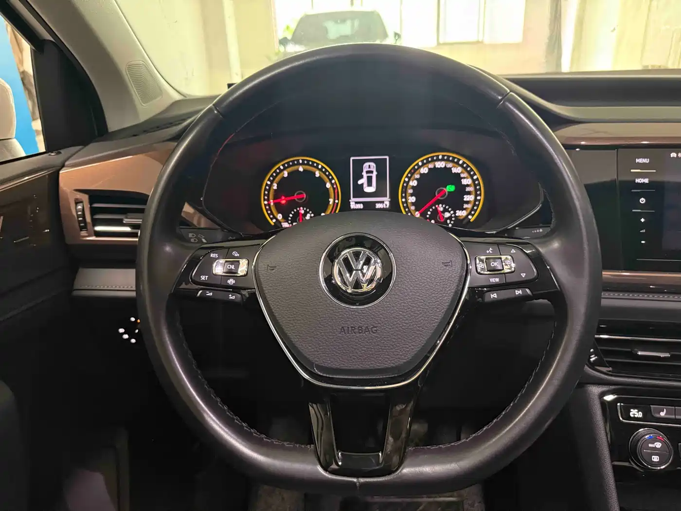 Volkswagen Tharu 2020 Model 280TSI 2WD Luxury Plus China VI фото 16