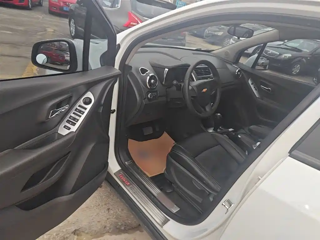 Chevrolet Trax 2016 1.4T Automatic 2WD Comfort Sunroof Edition фото 16
