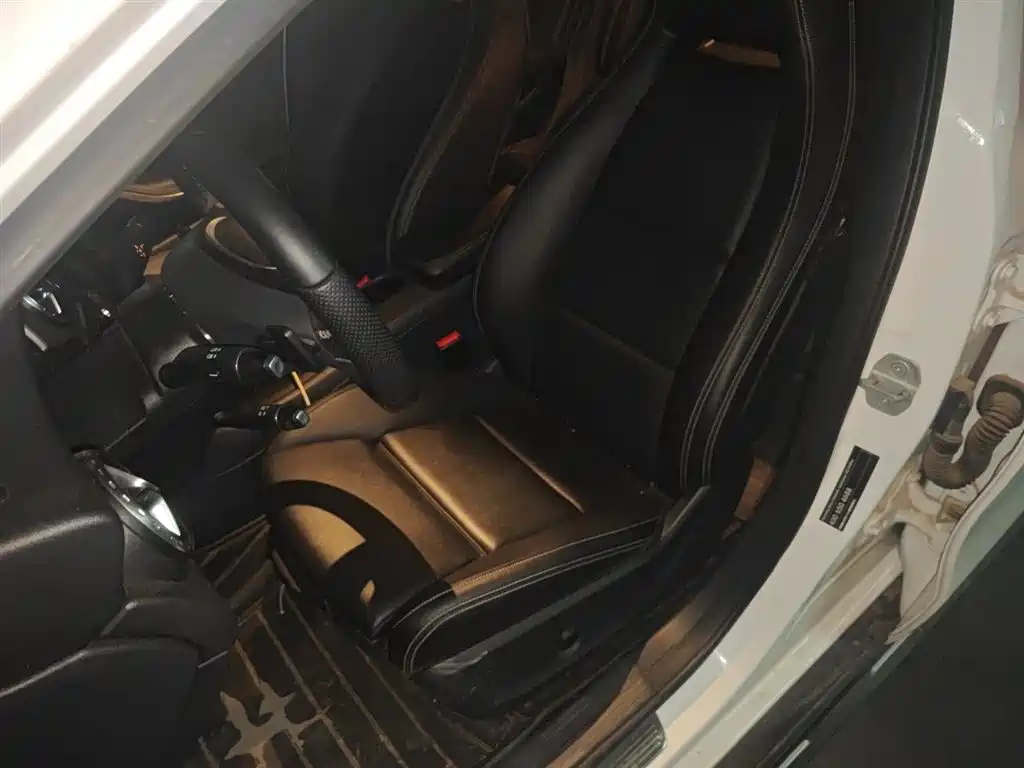 Mercedes-Benz GLA 2016 GLA 200 Dynamic фото 8