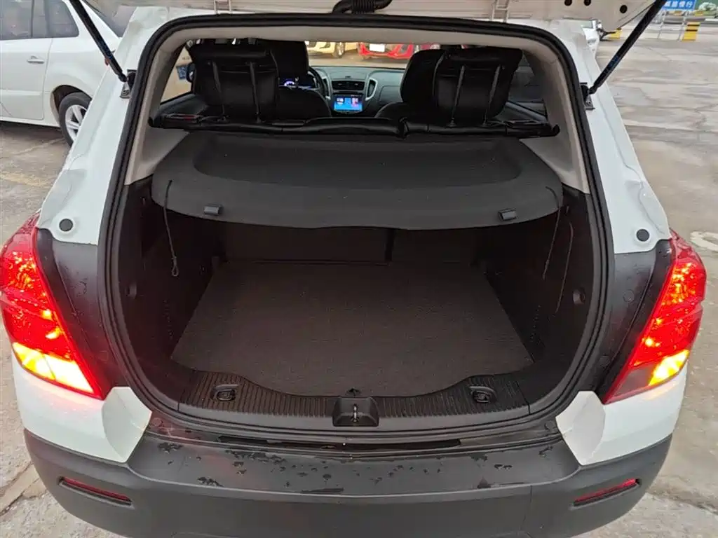 Chevrolet Trax 2016 1.4T Automatic 2WD Comfort Sunroof Edition фото 19