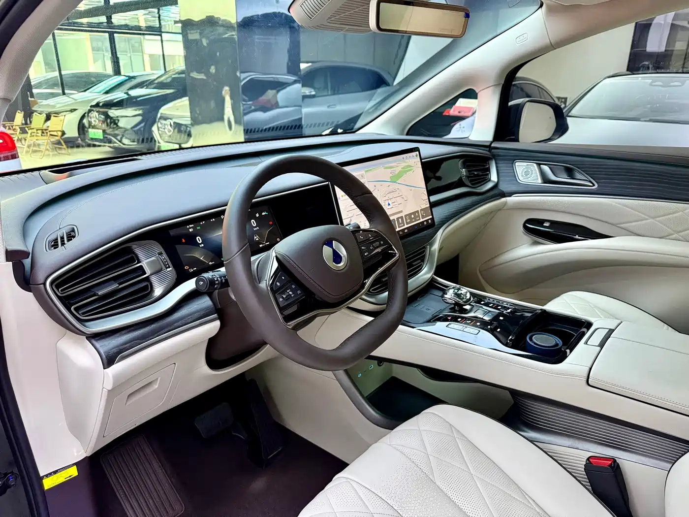 Denza D9 2024 DM-i 980 AWD Prestige фото 5
