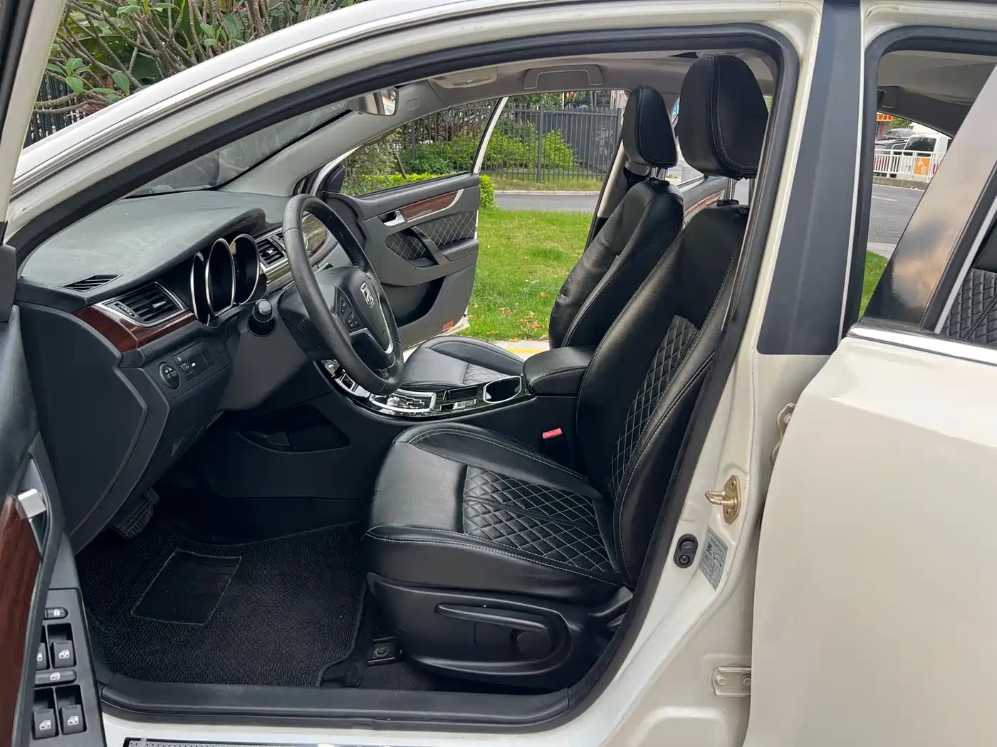 Zotye Z500 2015 2015 1.5T CVT Premium