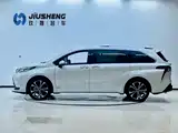 Фото 3 - Toyota Granvia