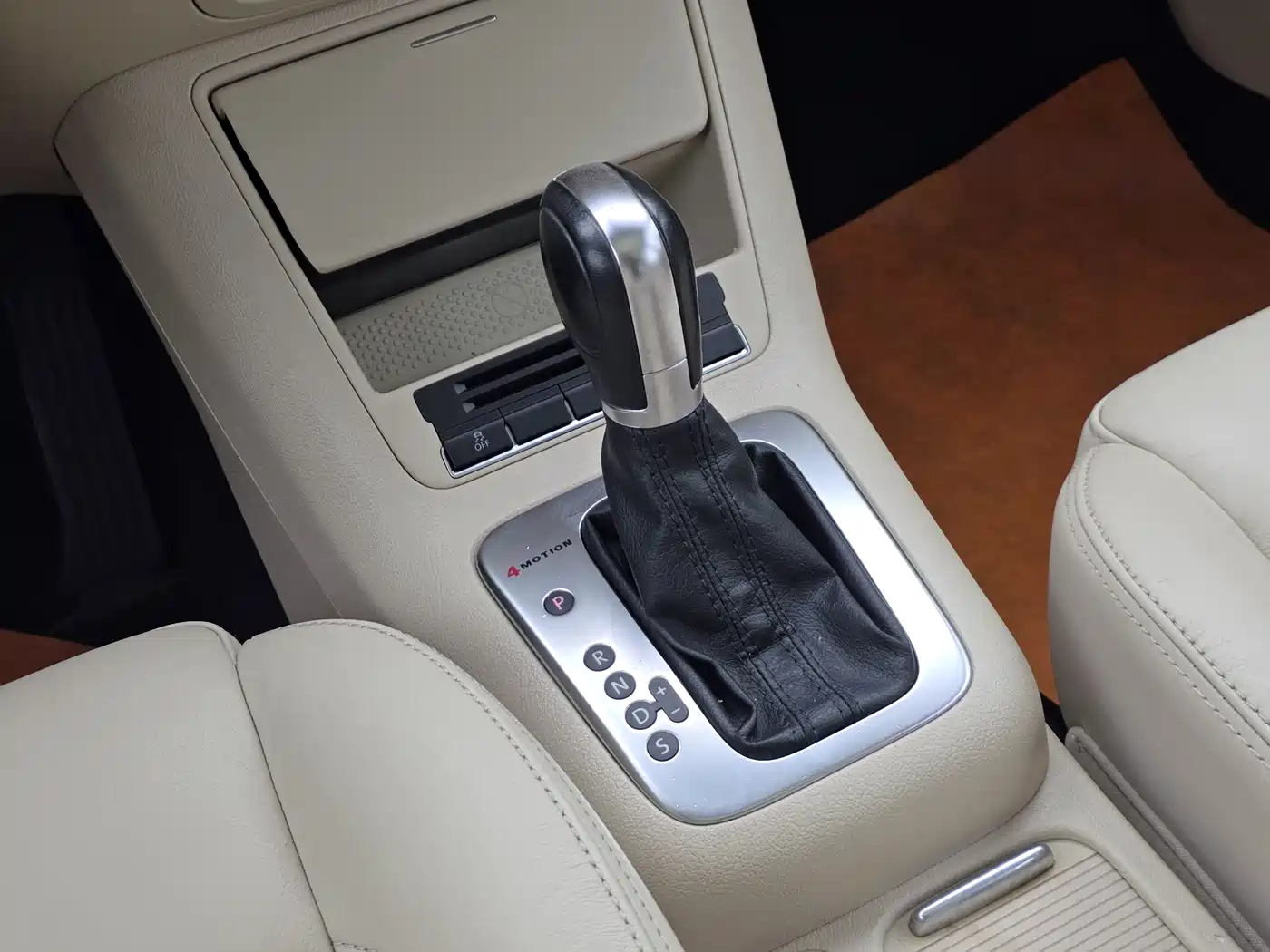 Volkswagen Tiguan 2012 1.8TSI Automatic 4WD Elite Edition фото 13