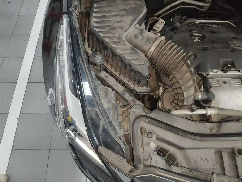 Cadillac XT5 2016 25T Luxury Model фото 21