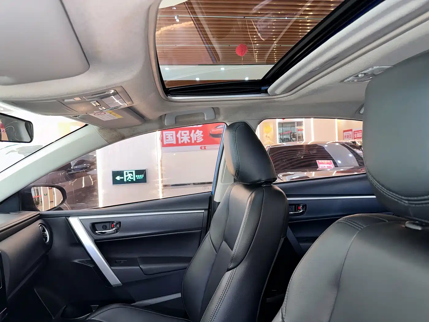 Toyota Levin 2017 Facelift 185T CVT Elite (China V) фото 14