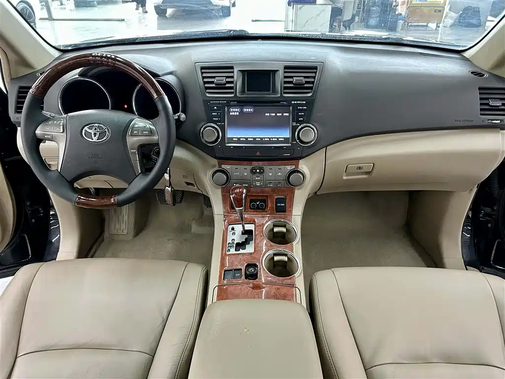 Toyota Highlander 2012 2.7L 2WD 7-Seater Luxury Edition фото 9