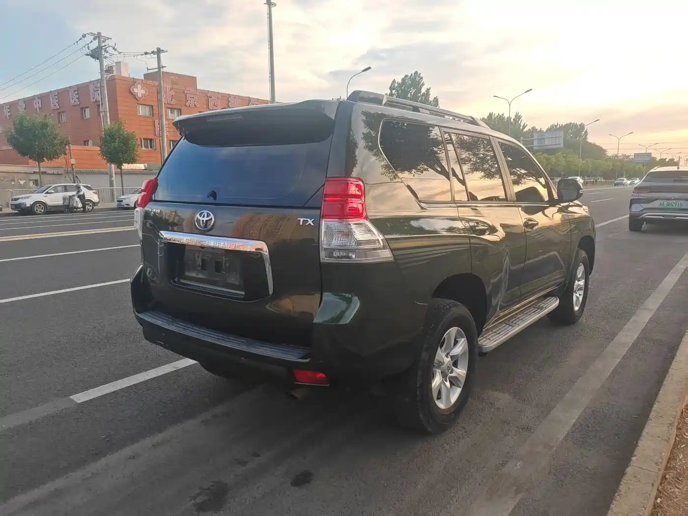 Toyota Prado 2010 4.0L Automatic TX-L фото 5