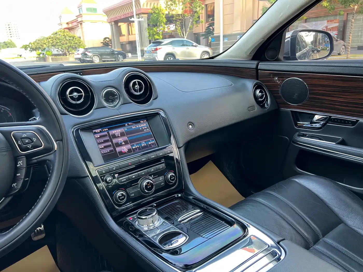 Jaguar XJ 2014 2013 XJL 3.0 SC Cambridge Limited Edition