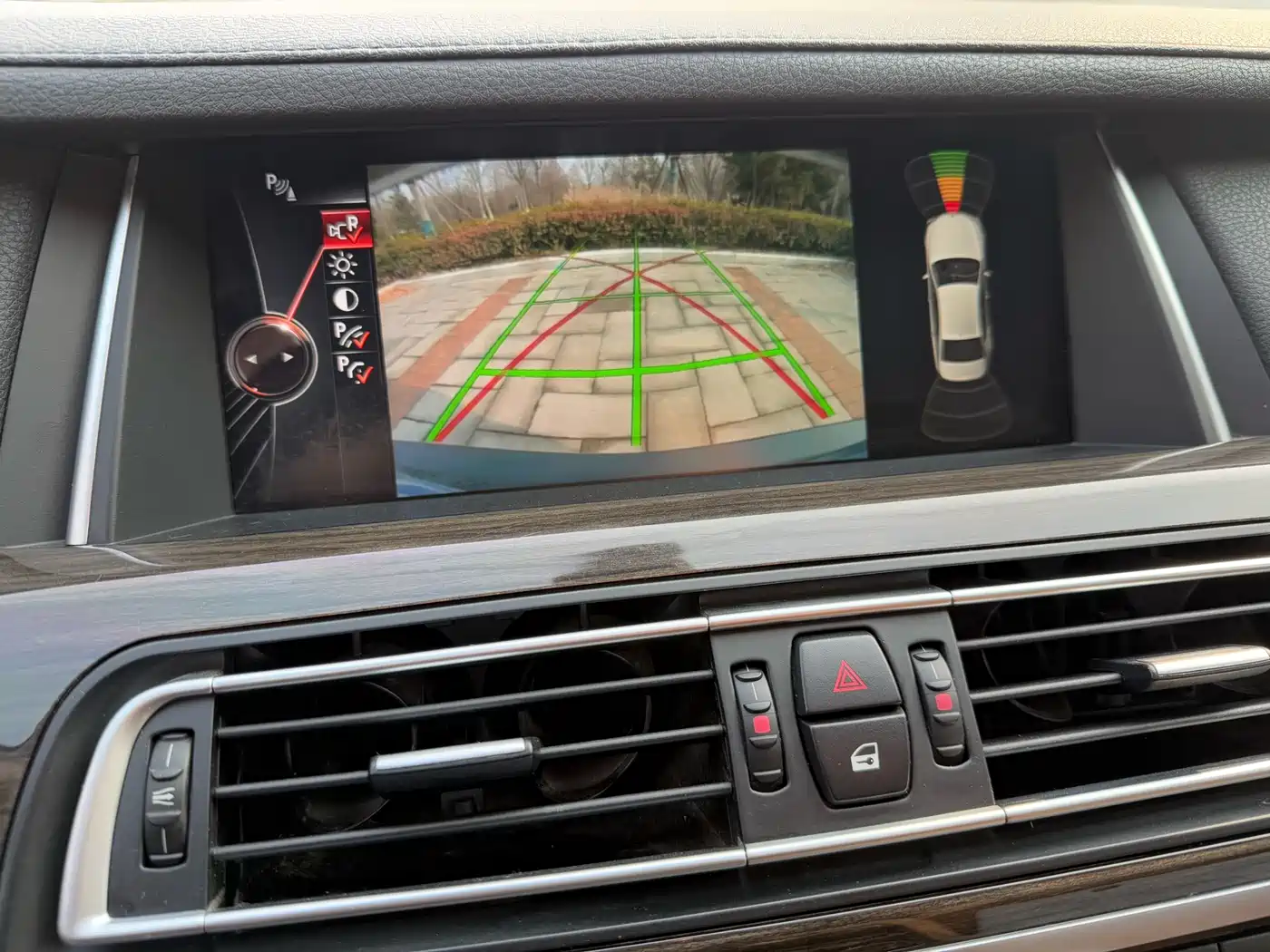 BMW 7 Series 2014 730Li Premium фото 13