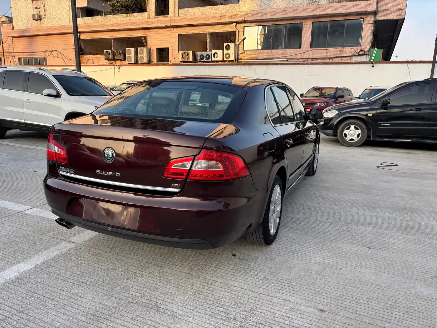 Škoda Superb 2010 1.4TSI DSG Elegance Edition фото 8