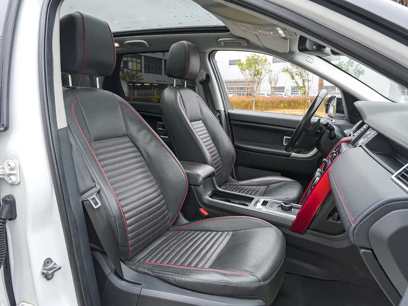 Фото 23 - Land Rover Discovery Sport