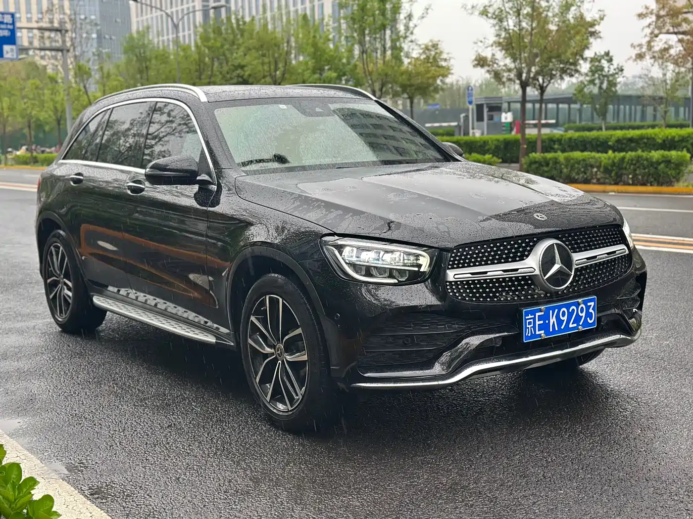 MERCEDES-BENZ GLC