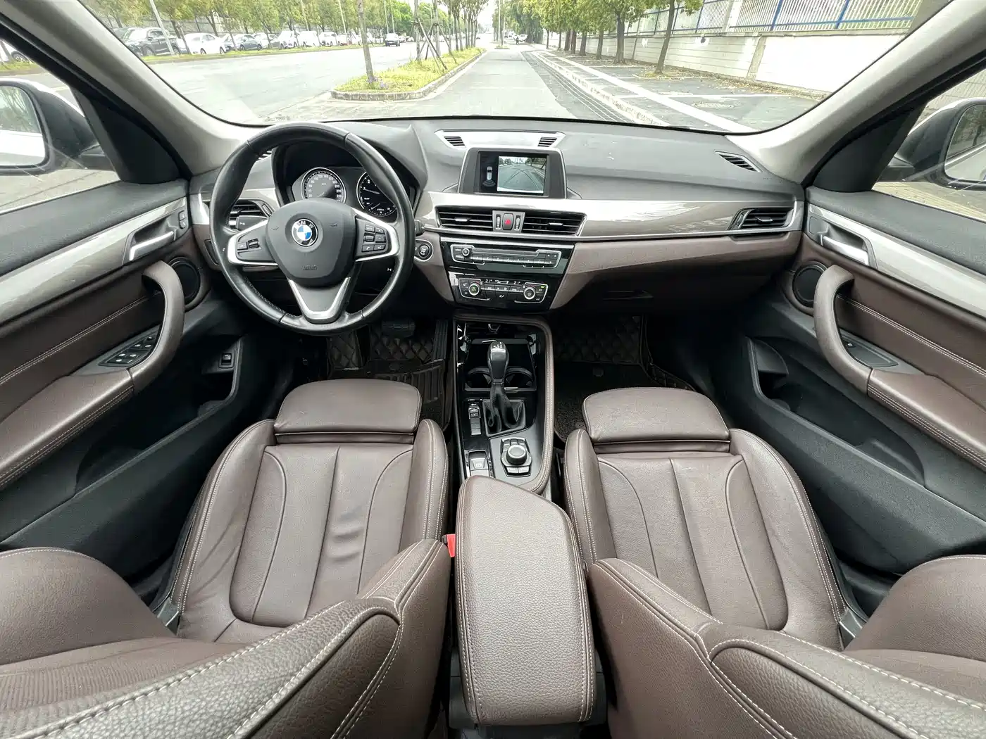 BMW X1 2019 sDrive18Li Premium Model фото 11