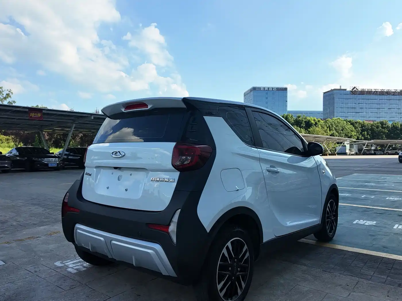2024 QQ New Energy Little Ant