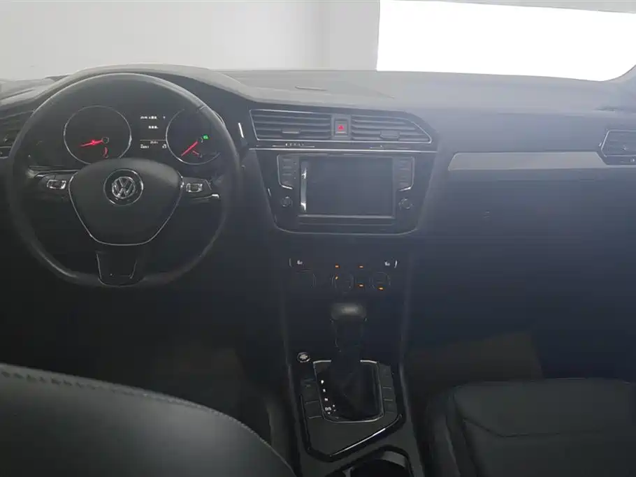 Volkswagen Tiguan L 2017 330TSI Automatic 2WD Luxury Edition фото 12