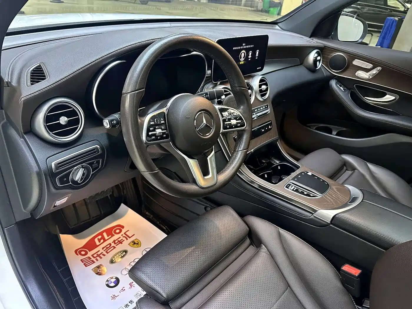MERCEDES-BENZ GLC