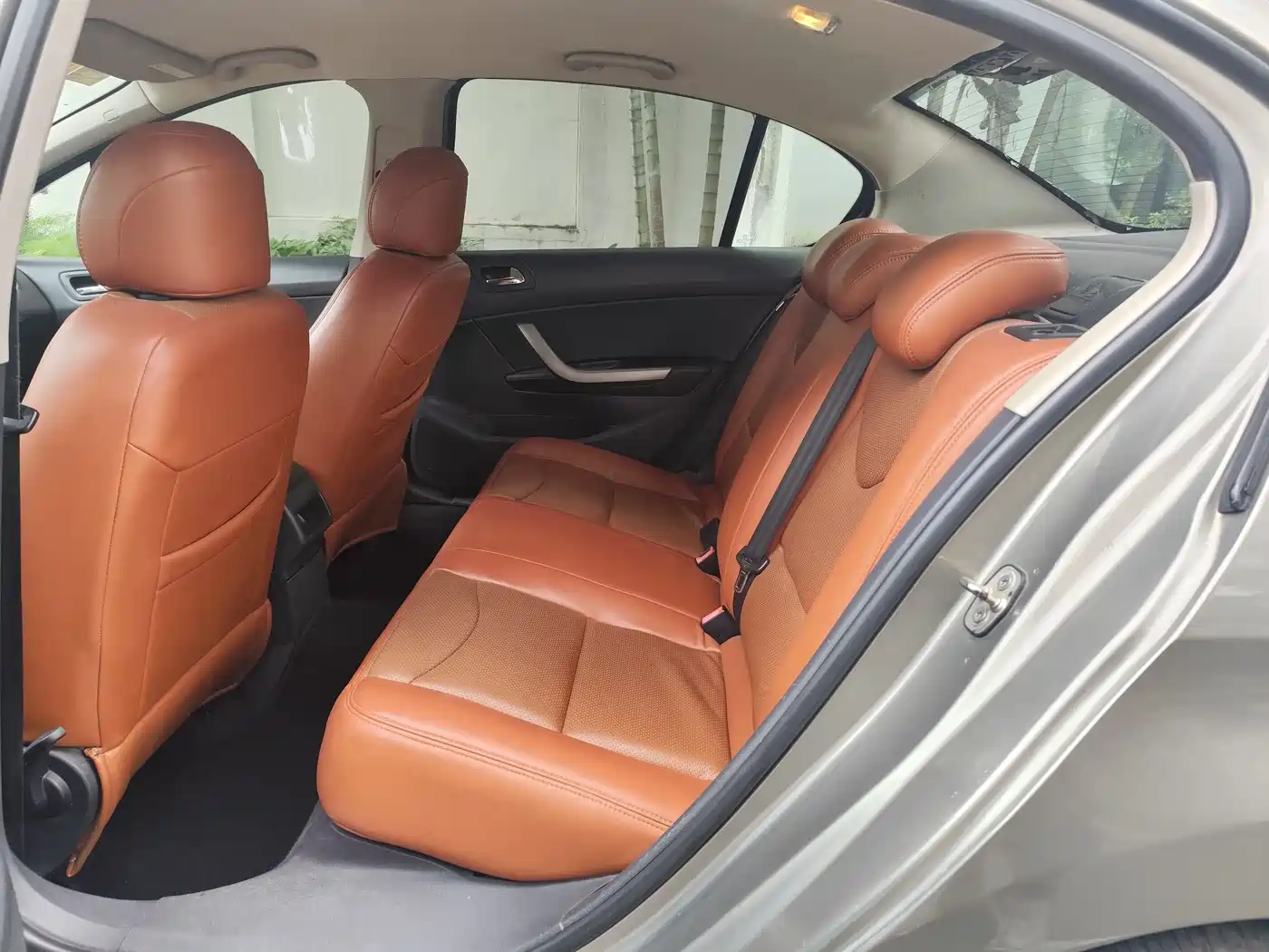Peugeot 408 2013 2.0L Automatic Comfort Edition фото 9