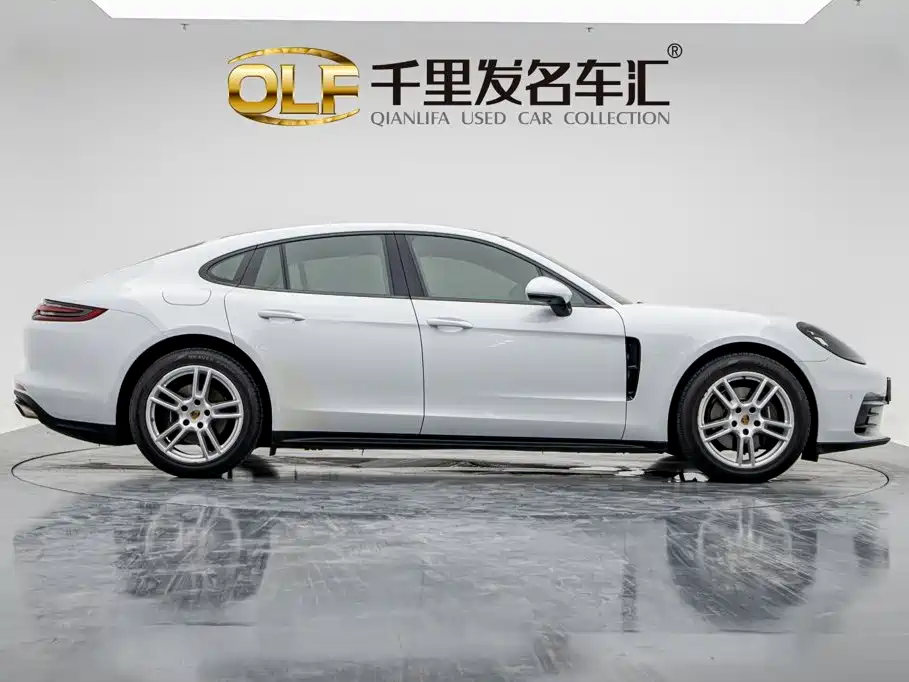 Фото 7 - Porsche Panamera
