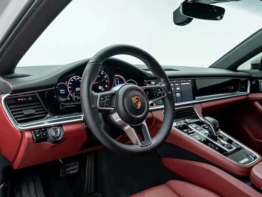 Фото 10 - Porsche Panamera