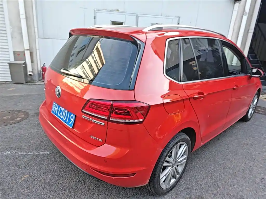 Volkswagen Golf Sportsvan 2018 230TSI Automatic Luxury фото 12