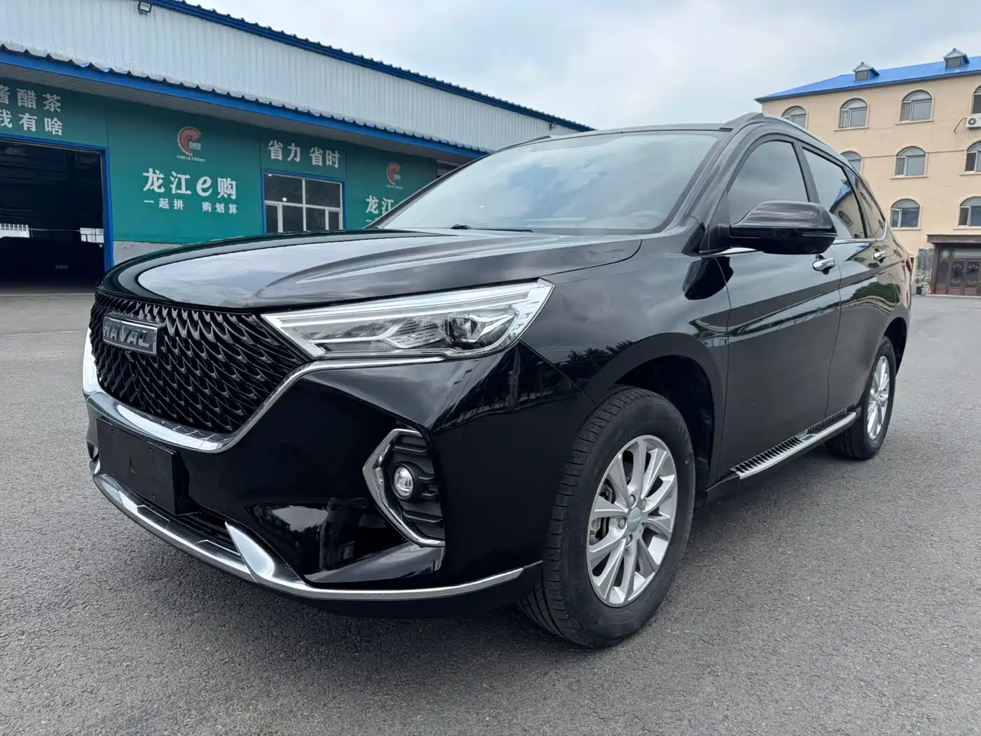 Photo 1 - Haval M6