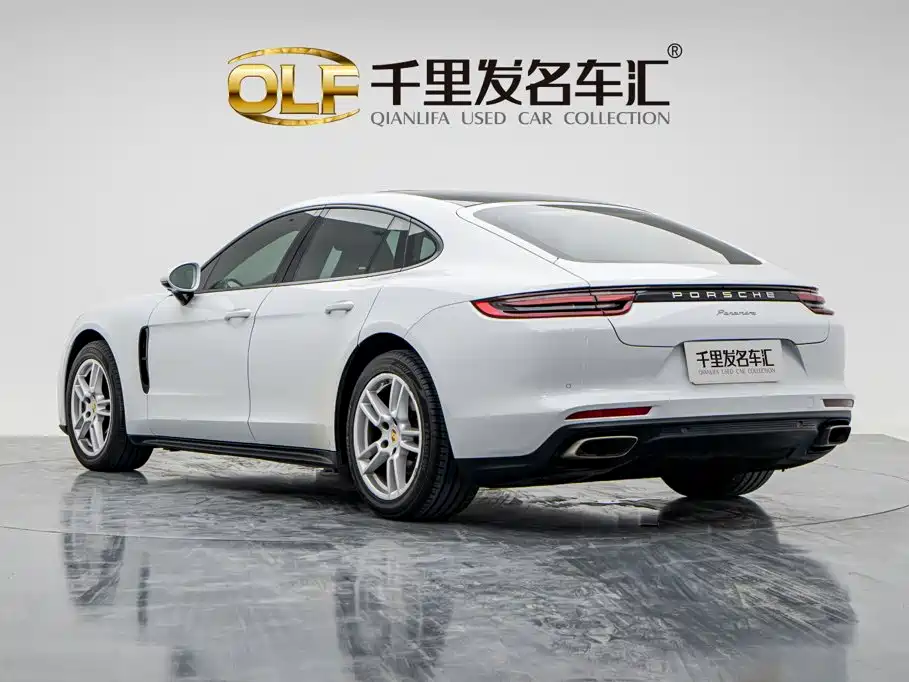 Фото 4 - Porsche Panamera